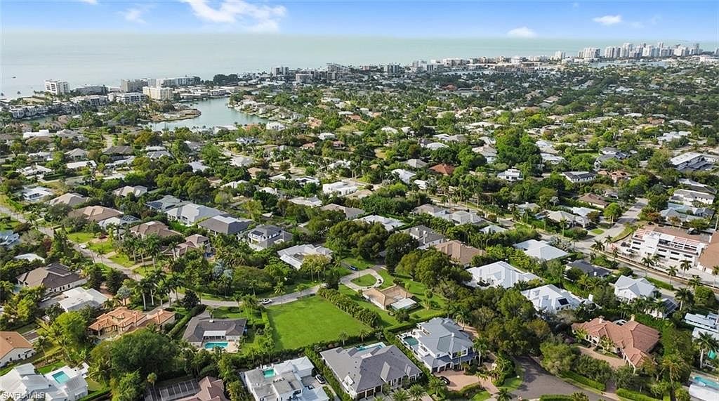 690 Murex Dr Naples, FL 34102 - Thumbnail 5