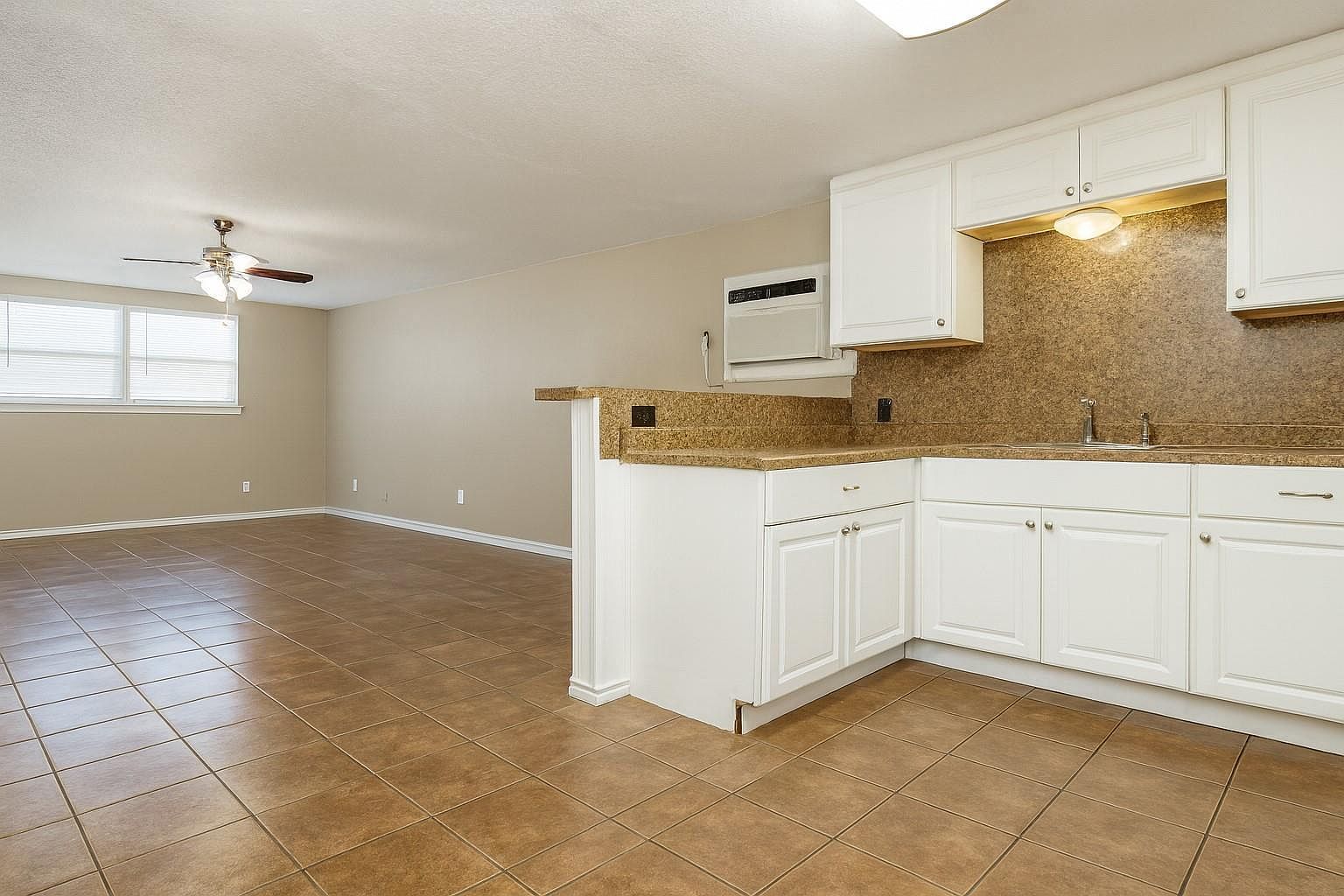 6113 Avenue Q 1/2 Galveston, TX 77551 - Thumbnail 5