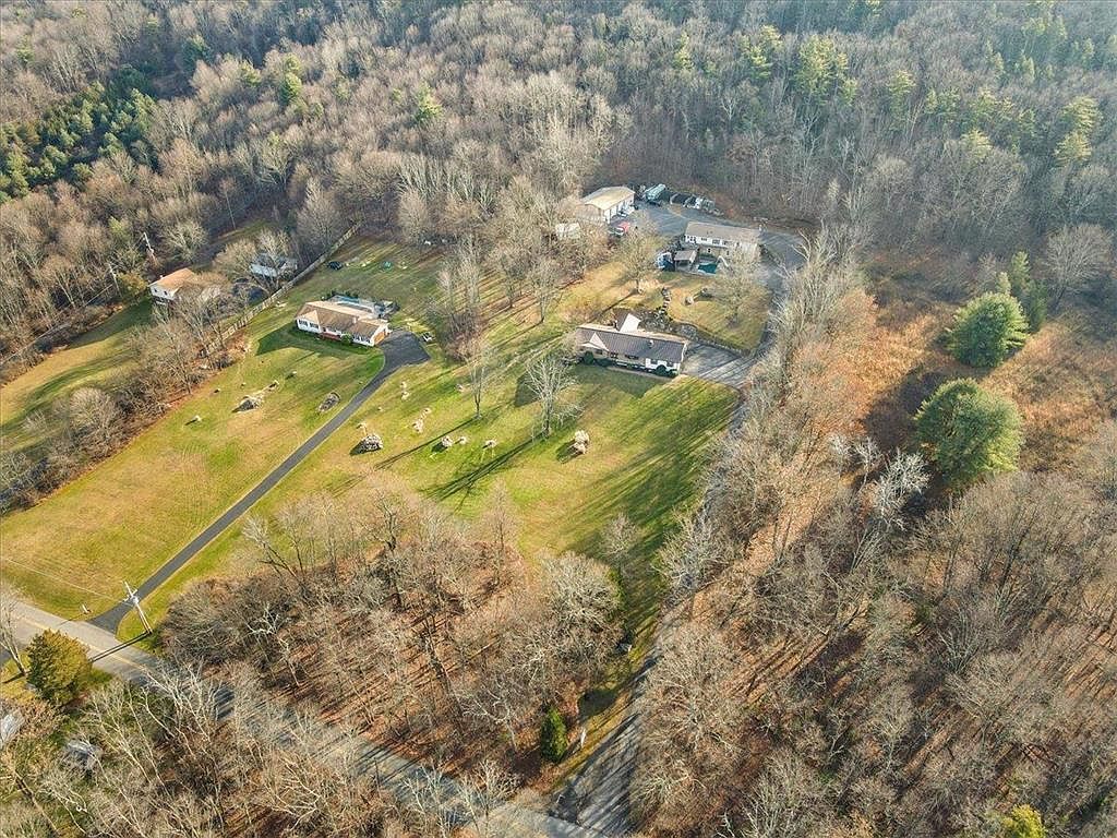 219 Stone Row Dr Sciota, PA 18354  | Single Family