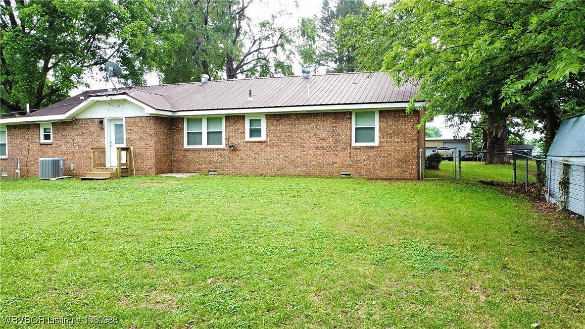 703 Rosettie St Wister, OK 74966  | Single Family