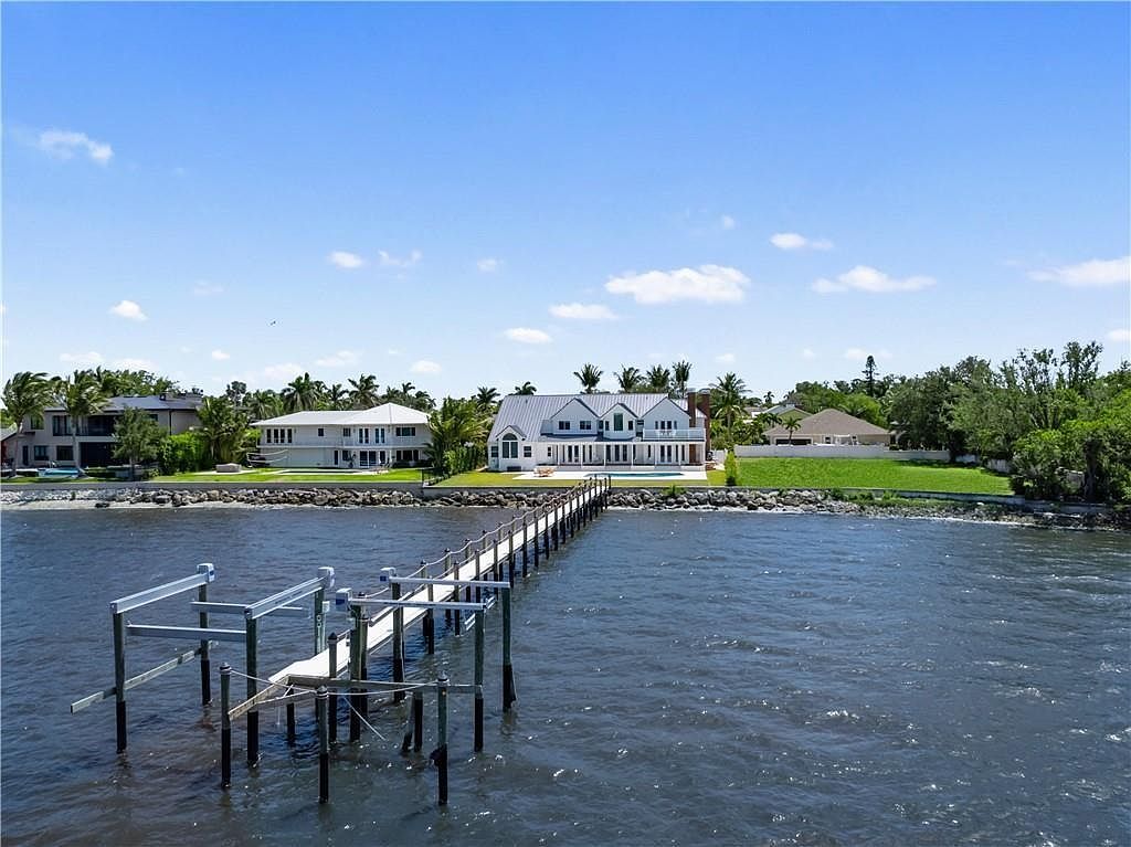 8451 Casa Del Rio Ln Fort Myers, FL 33919  | Single Family