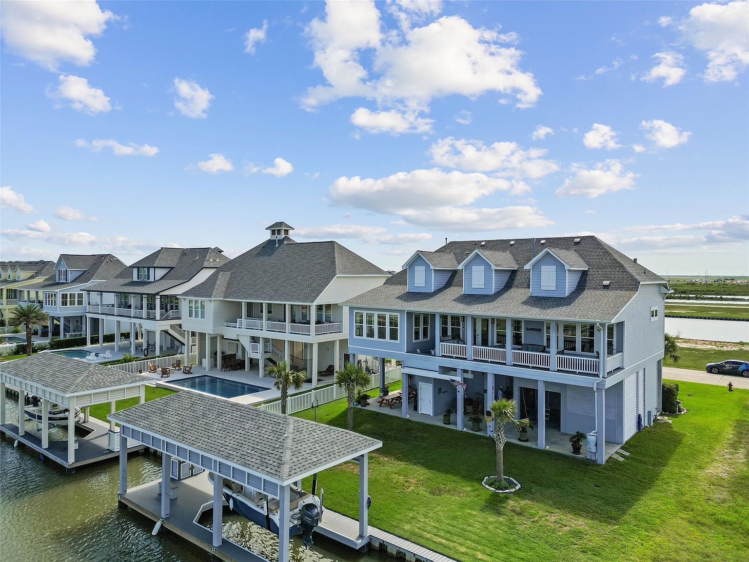 9 Hawkeye Hitchcock, TX 77563  | Single Family