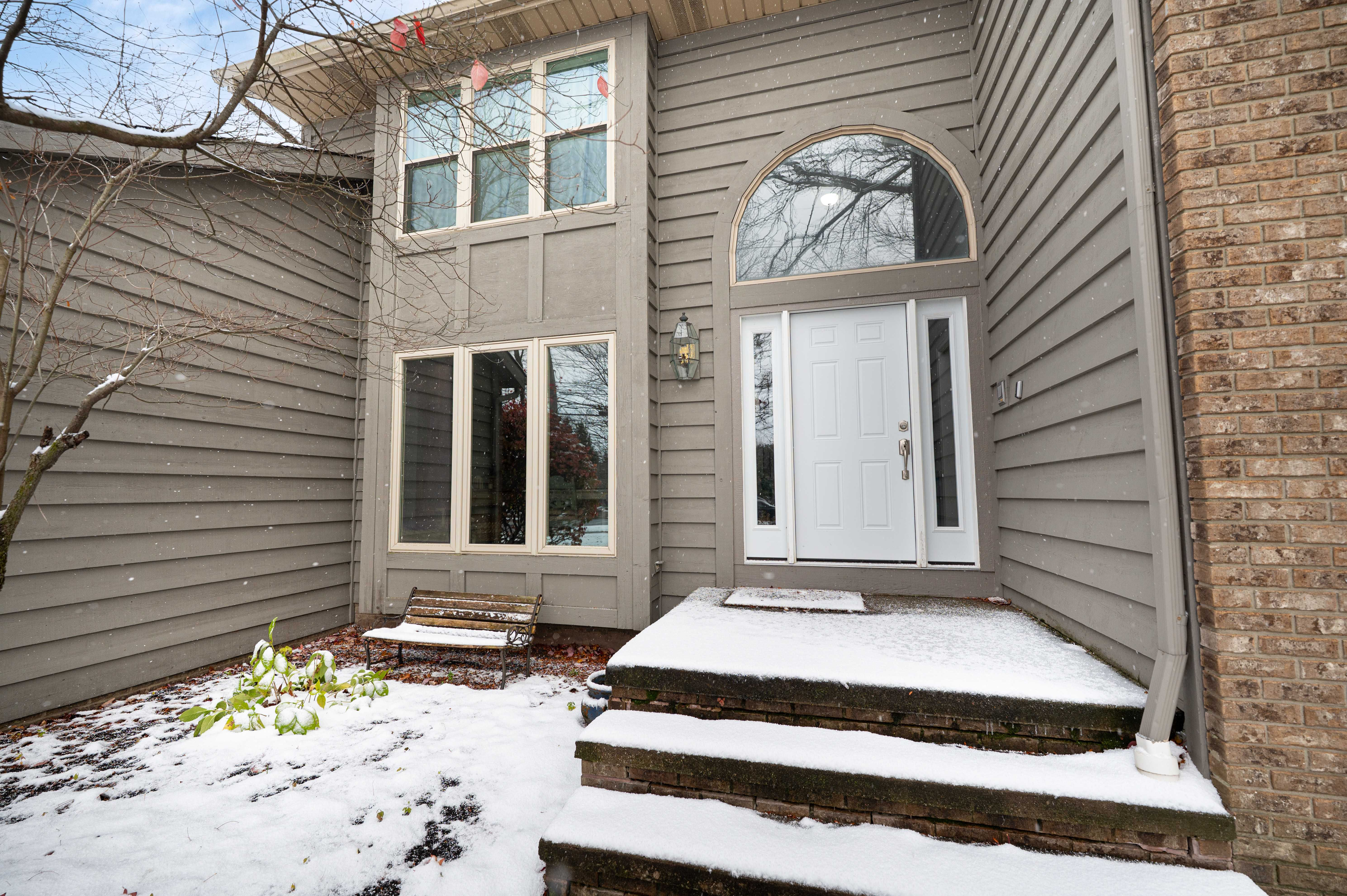 363 Miner Road, Highland Heights, OH, USA, 44143  | Single Family