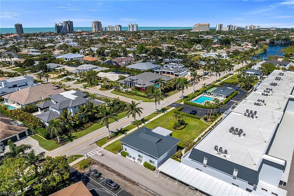 4200 Belair Ln APT 303 Naples, FL 34103  | Condominium