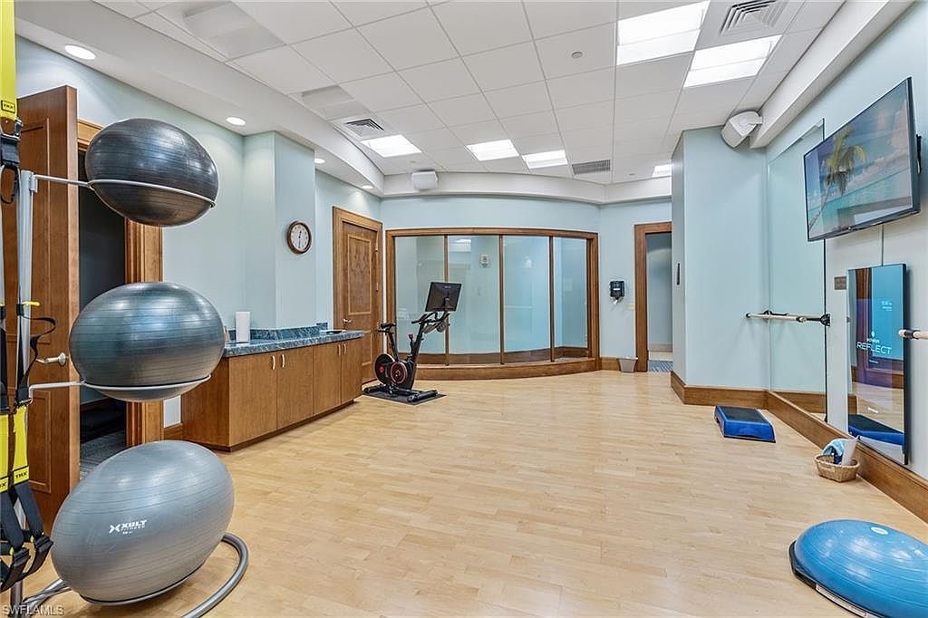 13675 Vanderbilt Dr PENTHOUSE 1107 Naples, FL 34110 | Condominium