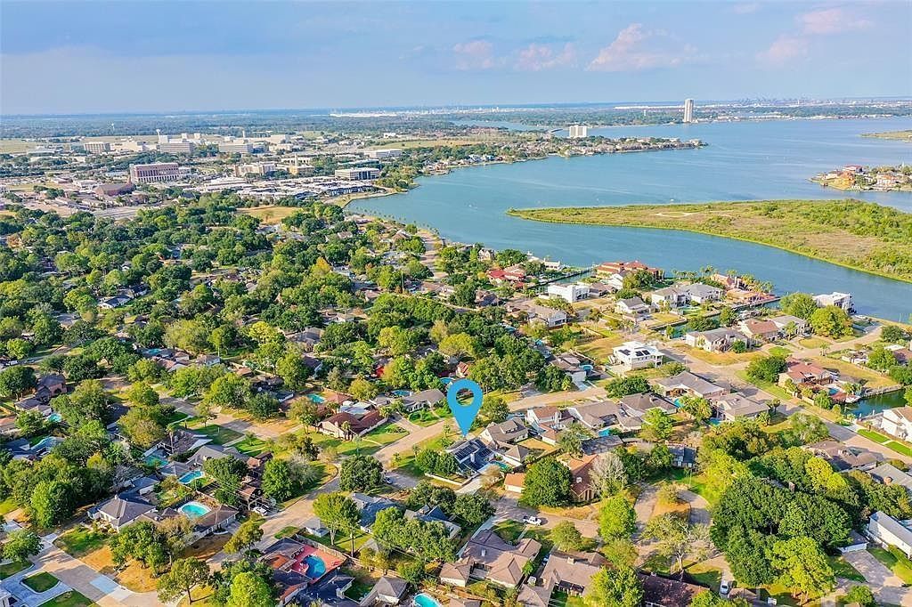 1902 Port Royal Dr Houston, TX 77058  | Single Family