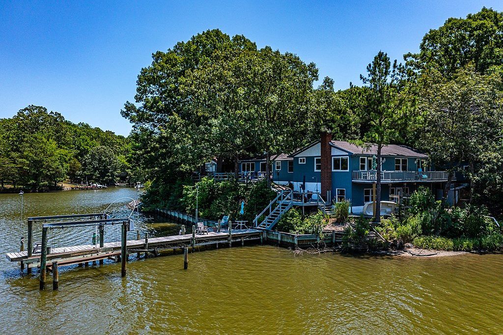 152 Swann Ct Reedville, VA 22539  | Single Family