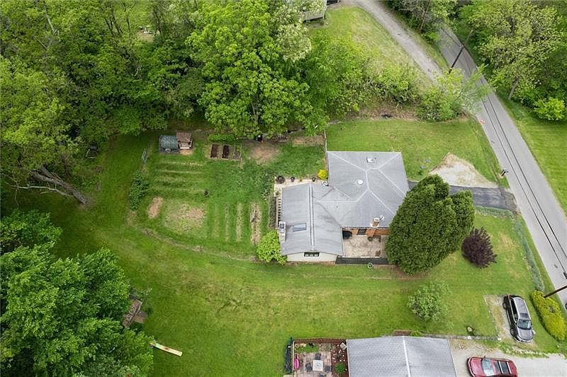 233 Valley Rd Canonsburg, PA 15317  | Single Family