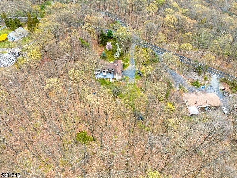 65 Walnut Valley Rd Columbia, NJ 07832  | Single Family