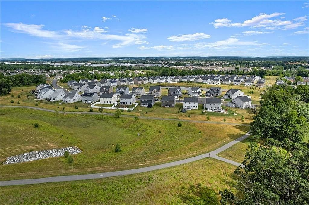 6470 Scenic View Dr Macungie, PA 18062  | Single Family