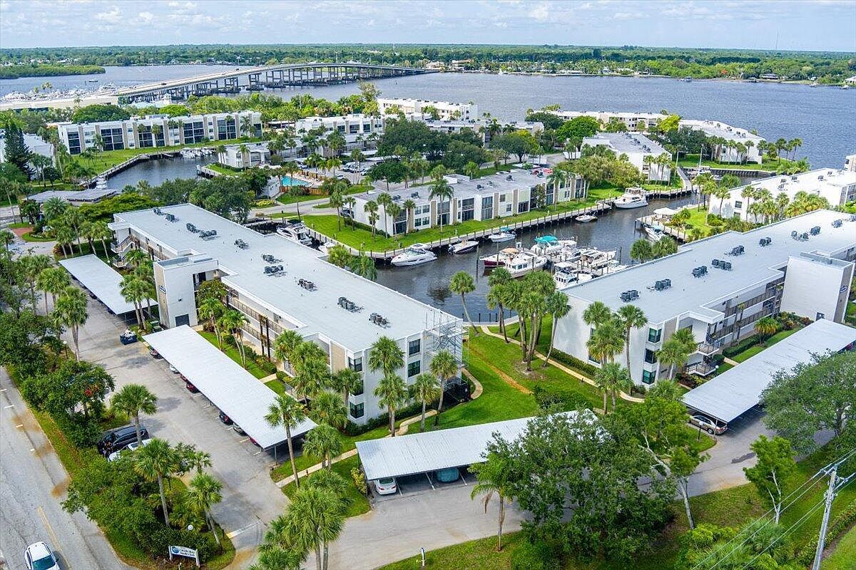 1950 SW Palm City Rd APT 5109 Stuart, FL 34994  | Condominium