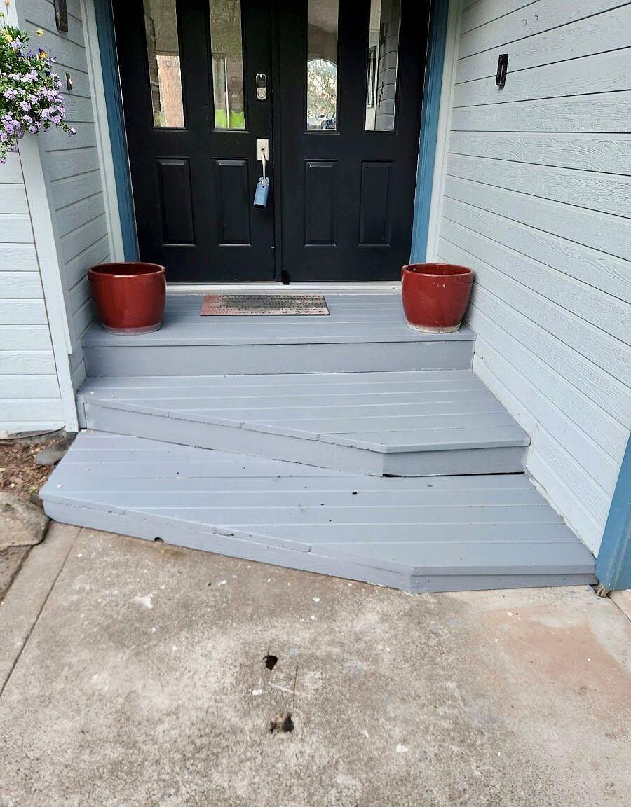 525 Ashland Loop Ashland, OR 97520 | Single Family