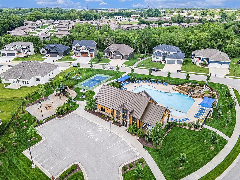 130 NW Ambersham Dr Lees Summit, MO 64081  | Single Family