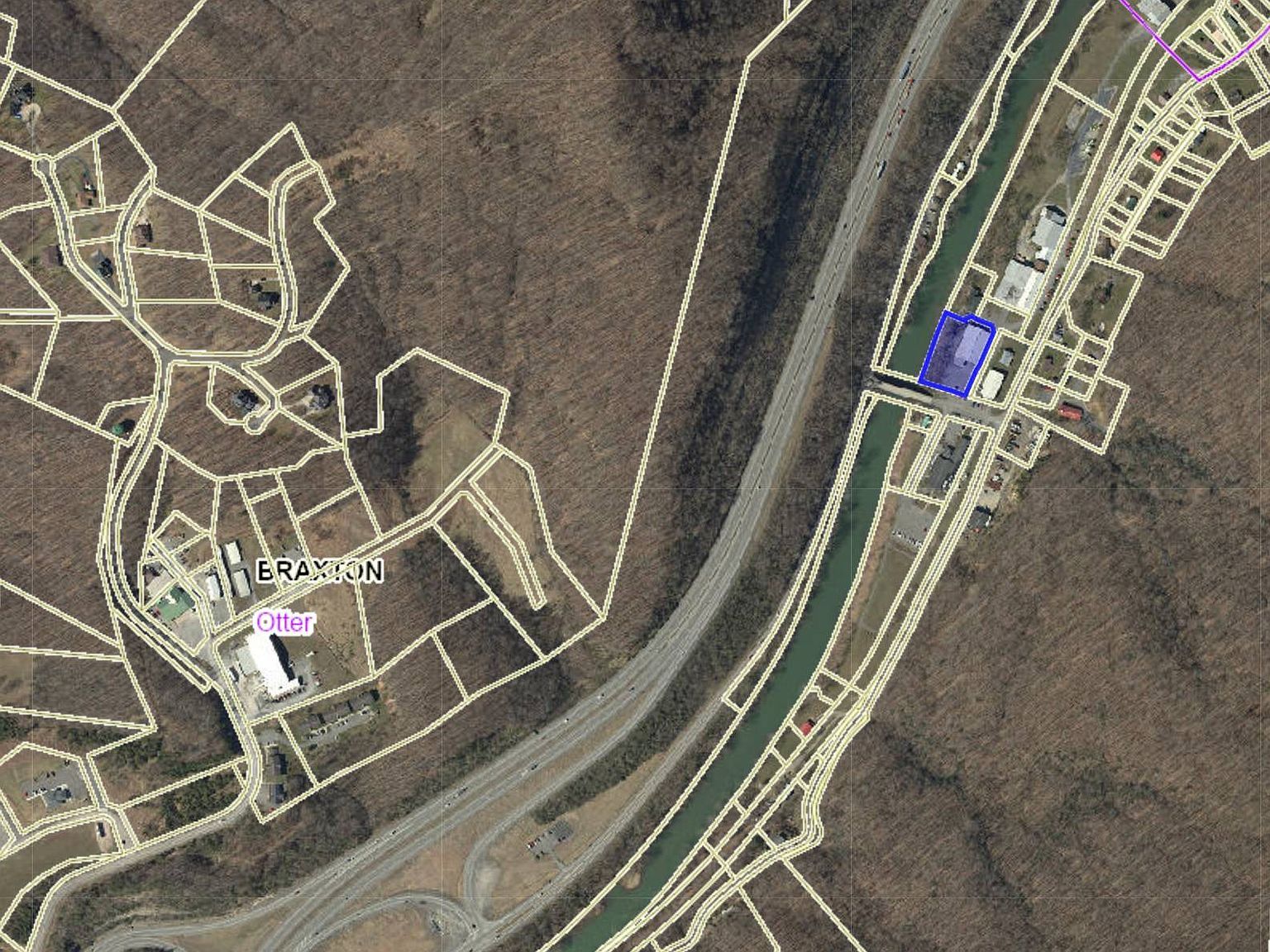 10 Summit Center Cir Sutton, WV 26601 | Multi Family