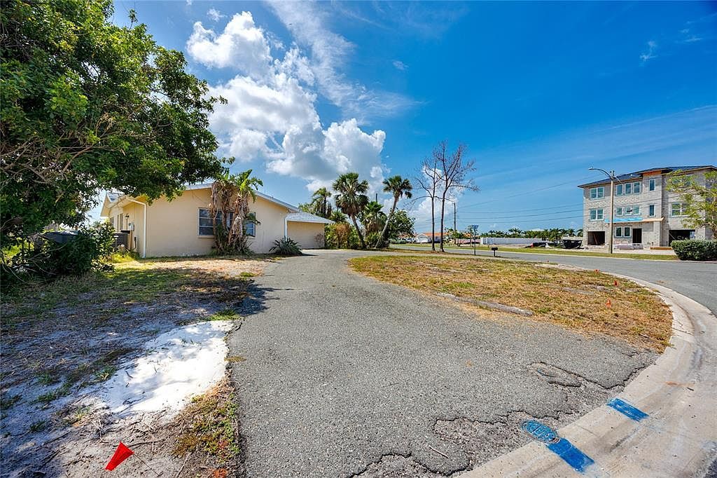 11465 7th St E Treasure Island, FL 33706 | Single Family