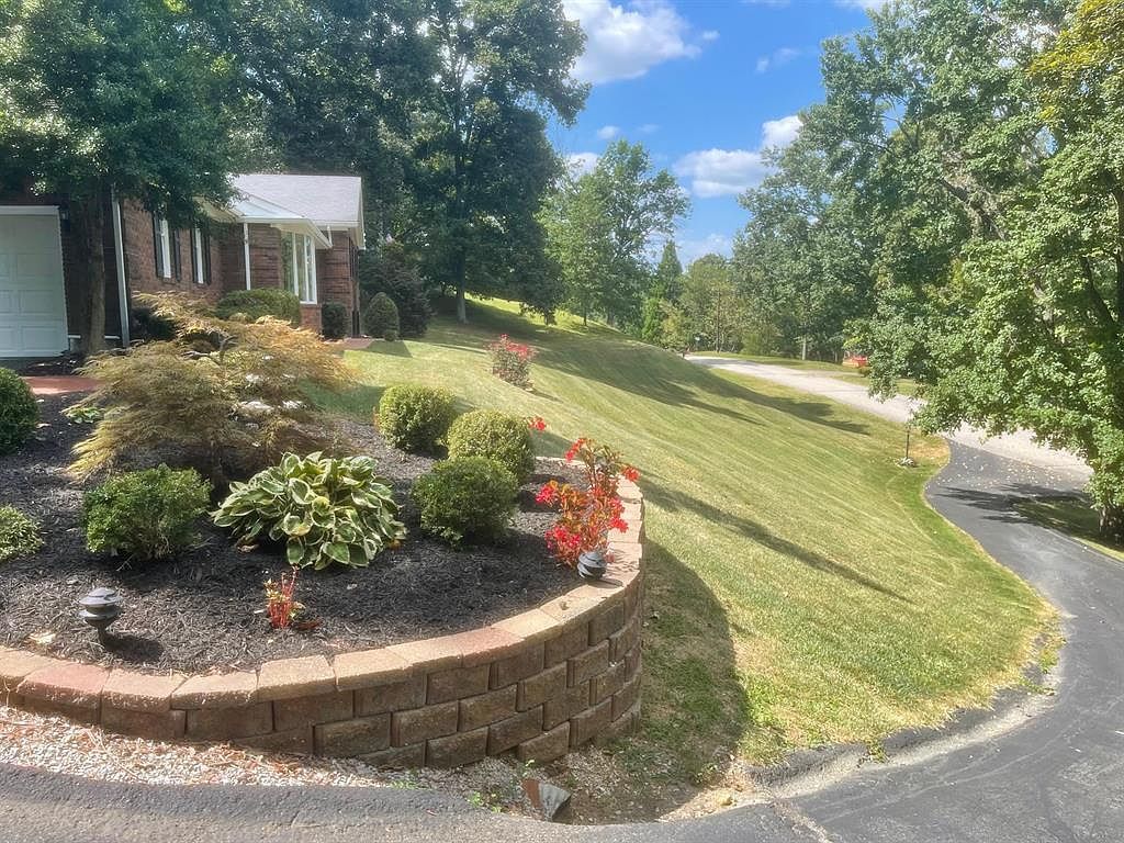 375 Hillcrest Cir Hawesville, KY 42348  | Single Family