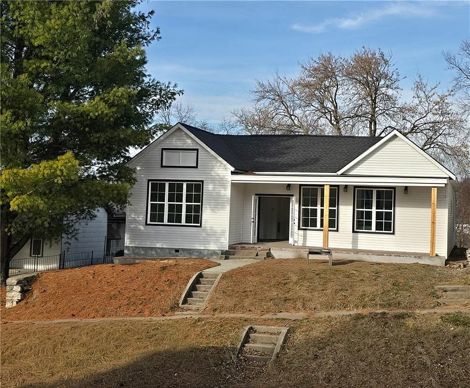 1817 Beattie St Saint Joseph, MO 64501  | Single Family