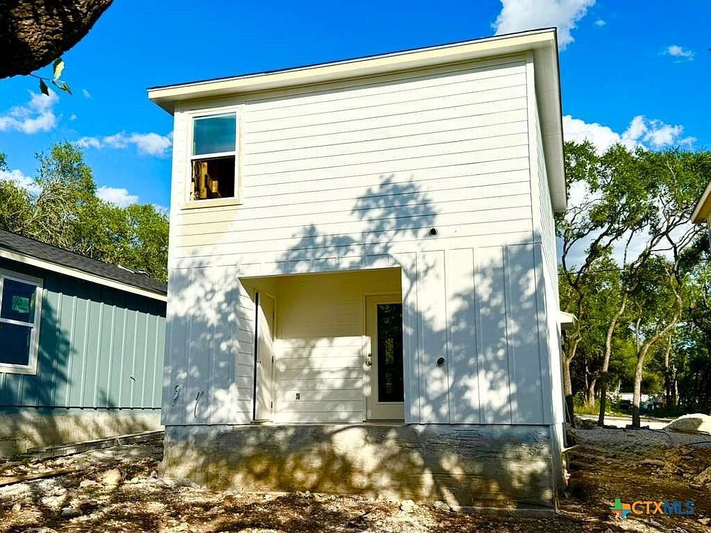 701 Burr Oak Ln Canyon Lake, TX 78133  | Single Family