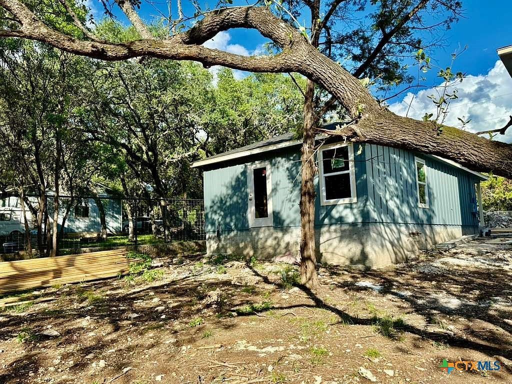 709 Burr Oak Ln Canyon Lake, TX 78133  | Single Family