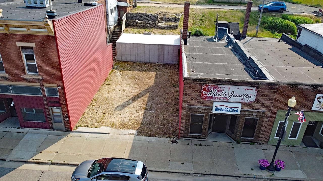 233 Main St #1 Elroy, WI 53929  | Land/Lot