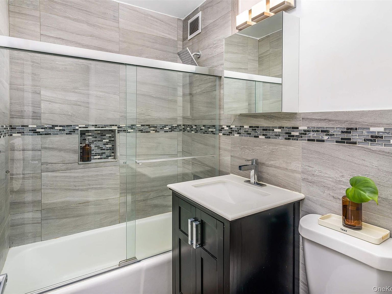 118-17 Union Tpke APT 2J Forest Hills, NY 11375 | Condominium