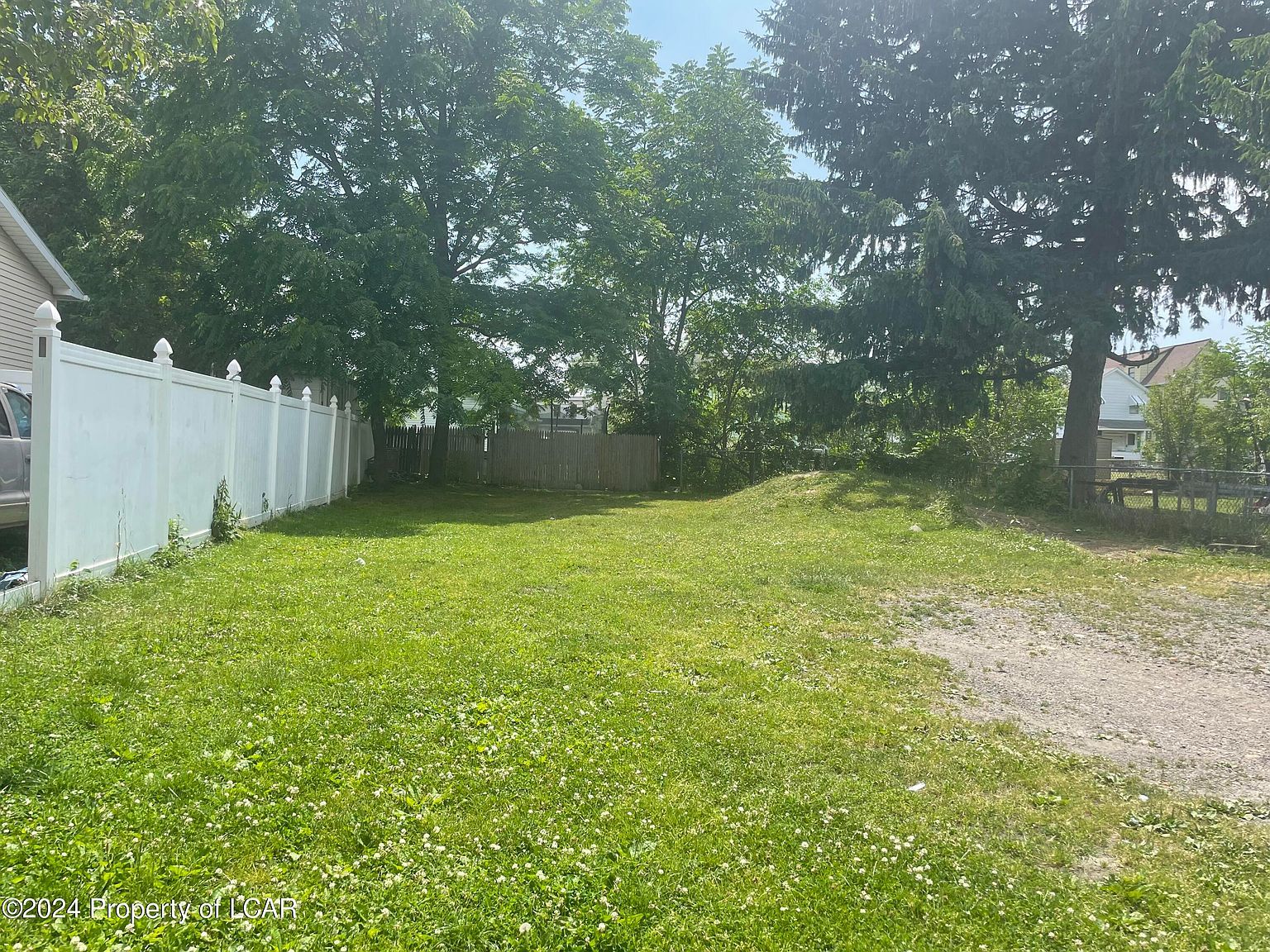 31 Schoolhouse Ln Wilkes Barre, PA 18702  | Land/Lot