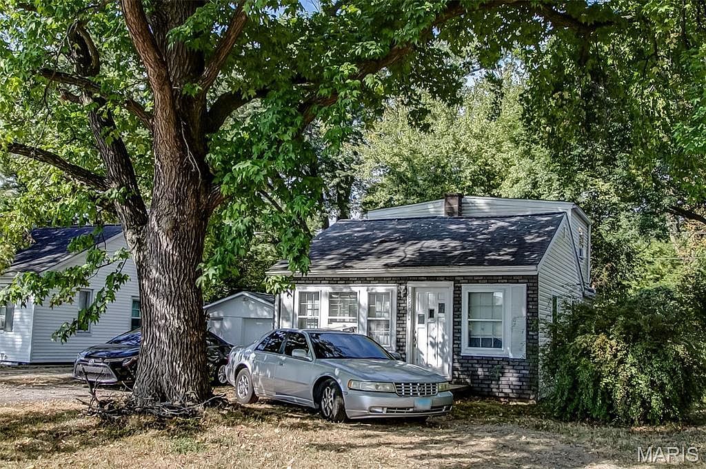 959 Green Mount Ln Belleville, IL 62220 | Single Family