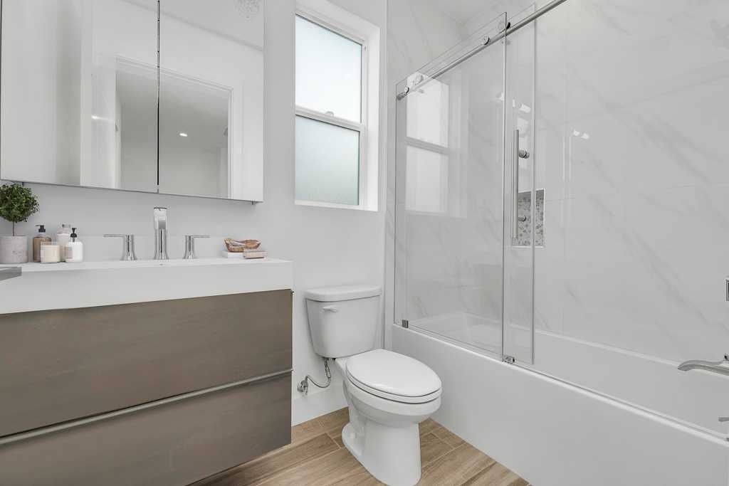 8411 Woodley Avenue, North Hills, CA 91343, USA, Los Angeles  | Single Family