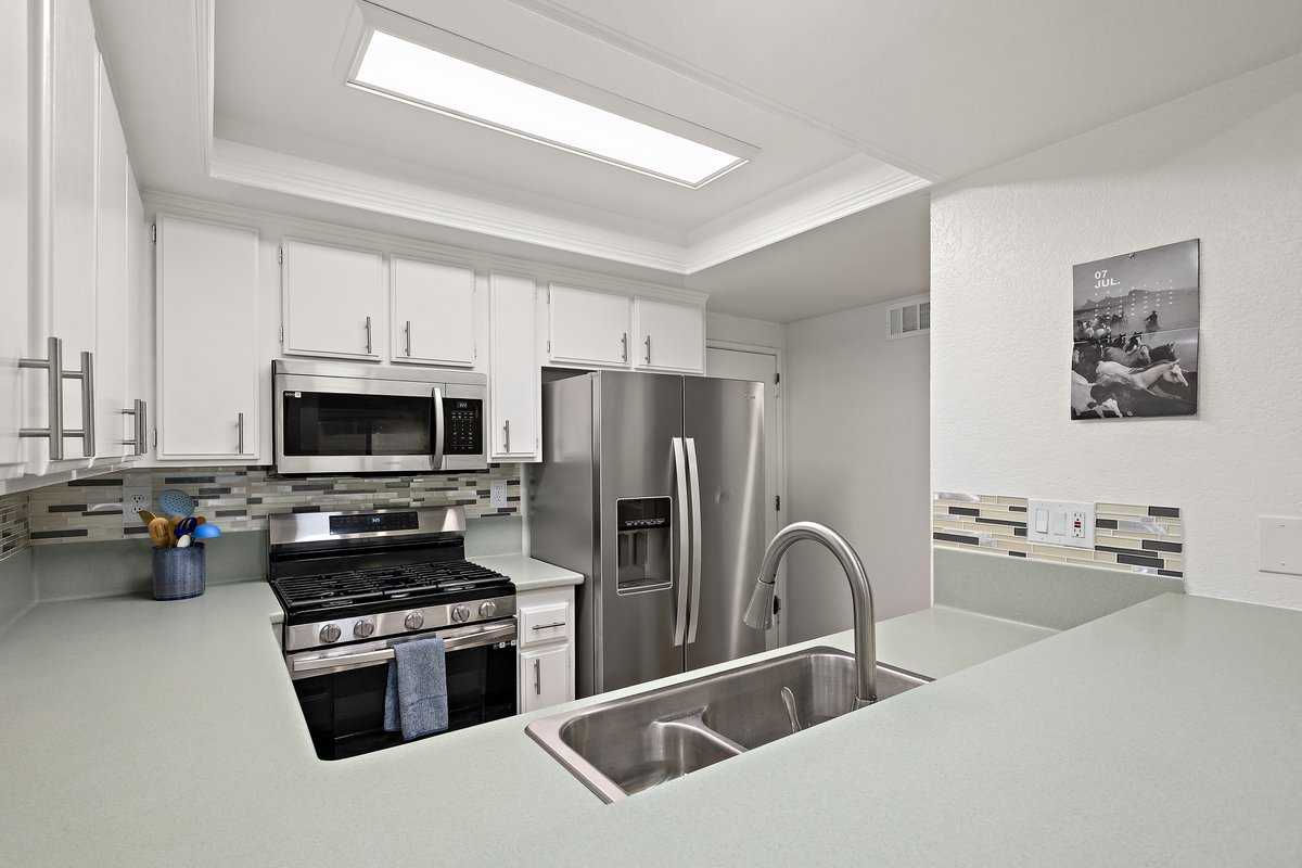 1031 South Palmetto Avenue s8, Ontario, CA, USA, 91762 - Thumbnail 4