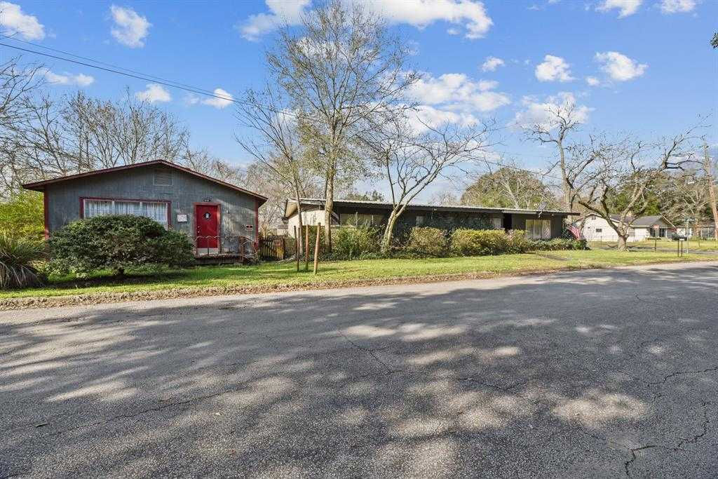 333 West Prairie Avenue, Eagle Lake, TX, USA, 77434 | Single Family