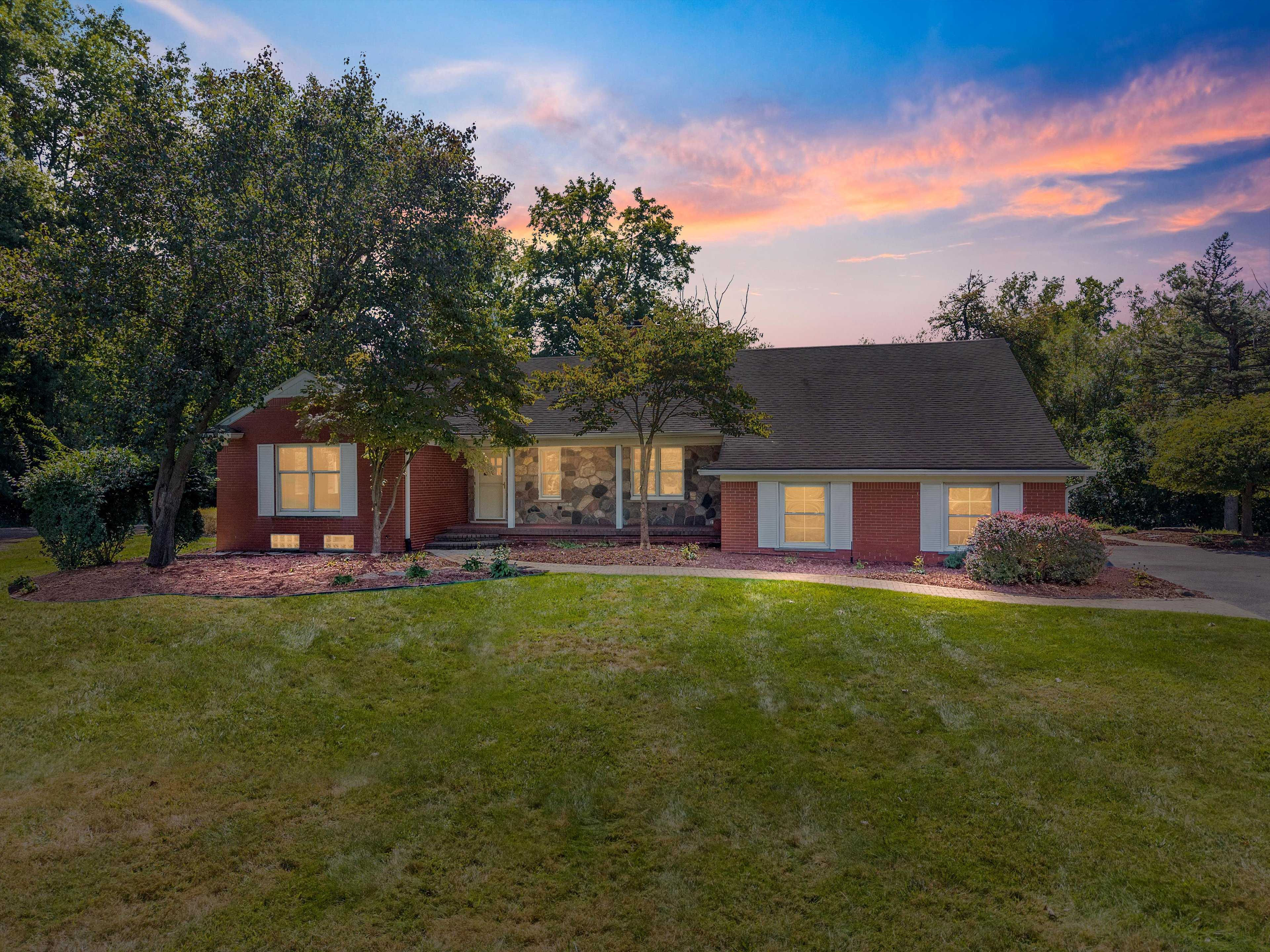 31069 Munger Street, Livonia, MI, USA, 48154  | Single Family