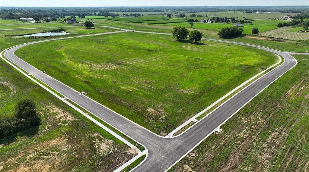 24 Wagon Rd Baldwin City, KS 66006  | Land/Lot