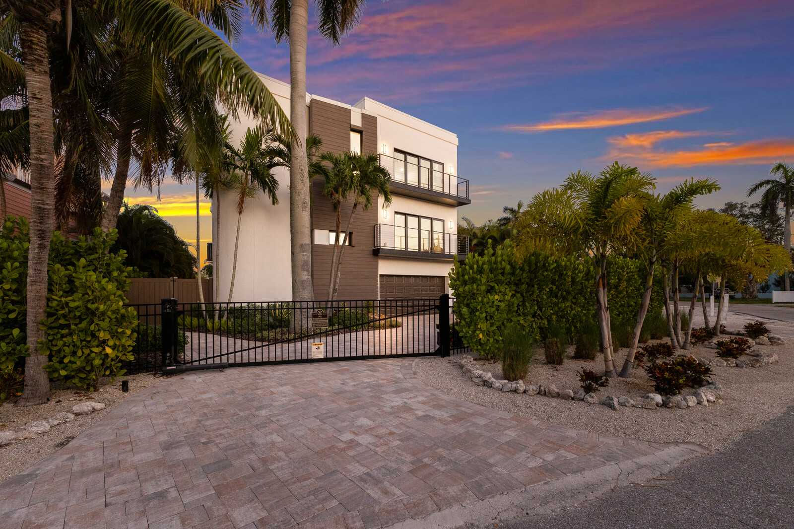 201 North Harbor Drive, Holmes Beach, FL, USA, 34217 - Thumbnail 5