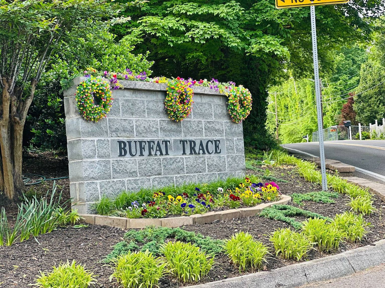 1974 Locarno Dr Knoxville, TN 37914  | Single Family