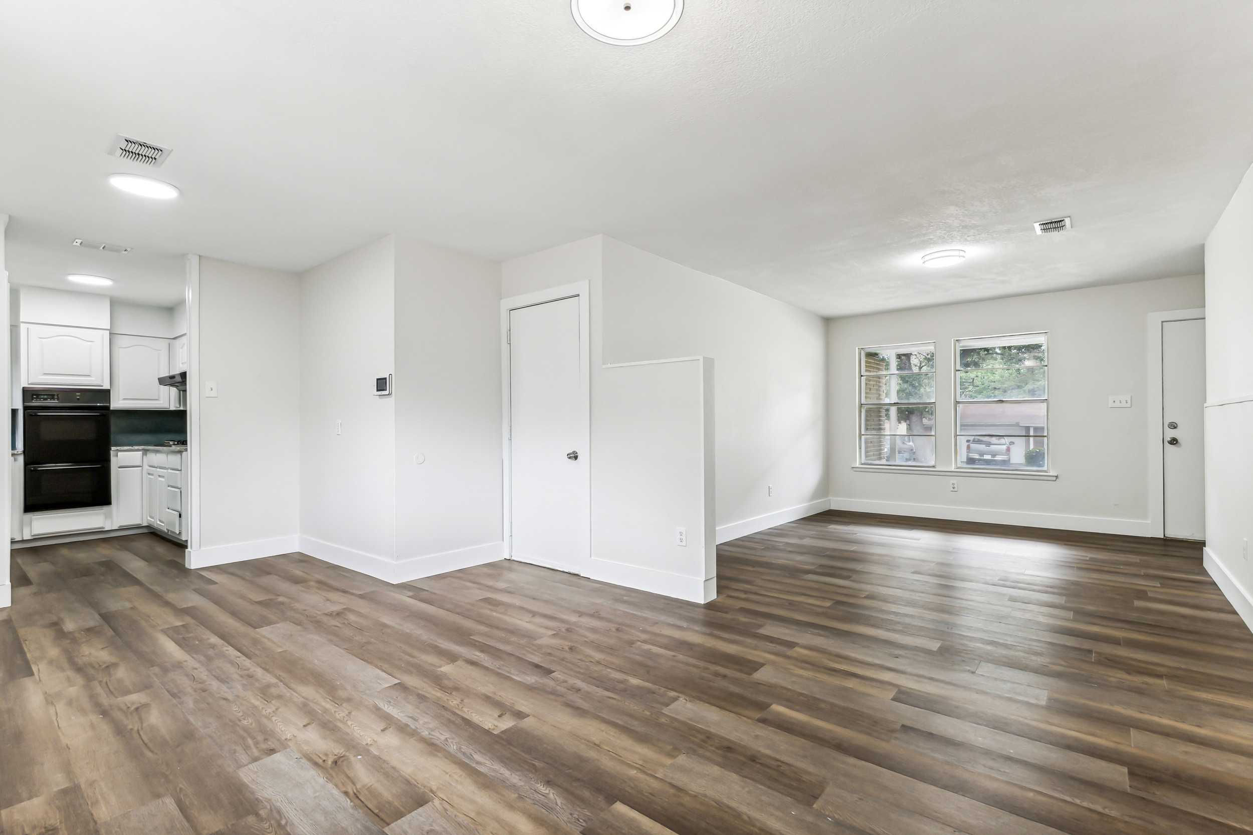 4716 Matthews Court, Forest Hill, TX, USA, 76119 - Thumbnail 2