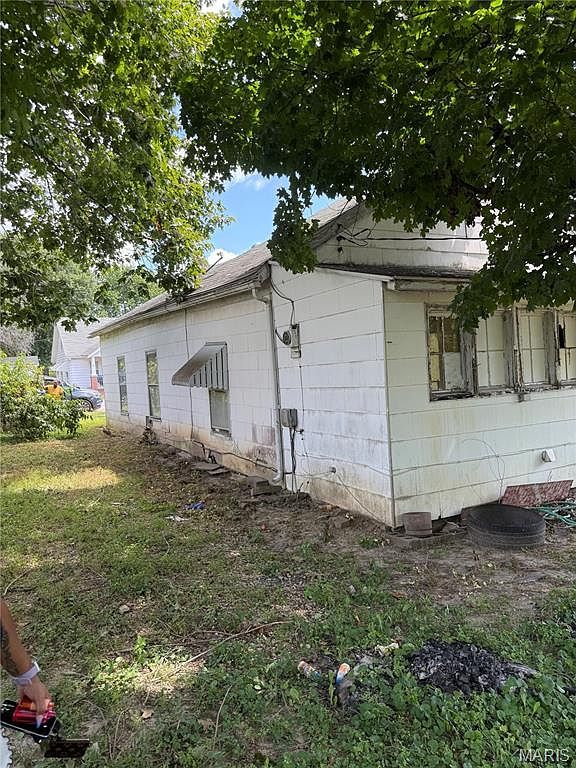 510 N 7th St Louisiana, MO 63353  | Single Family