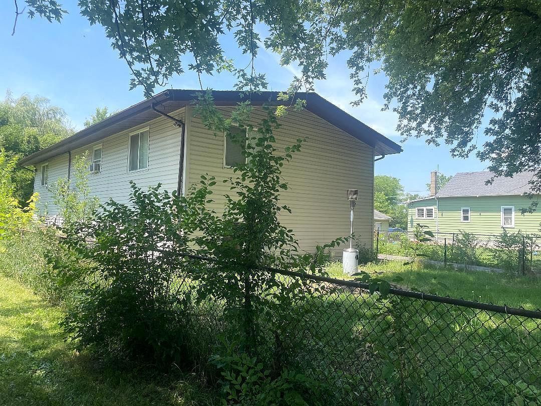 1605 S Desplaines St Joliet, IL 60436  | Single Family