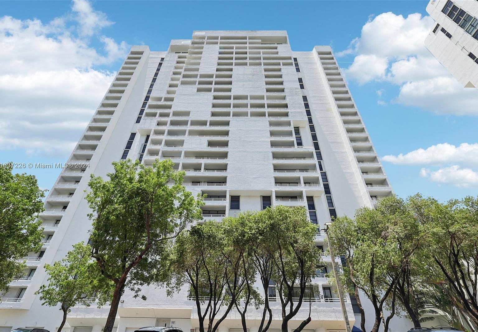 20355 NE 34th Ct APT 2725 Aventura, FL 33180  | Condominium