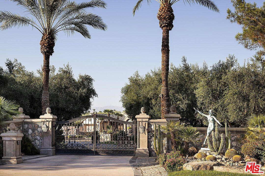 32 Clancy Lane Ests Rancho Mirage, CA 92270  | Single Family