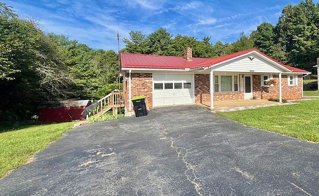 1752 Harrison Ridge Rd Woodlawn, VA 24381  | Single Family