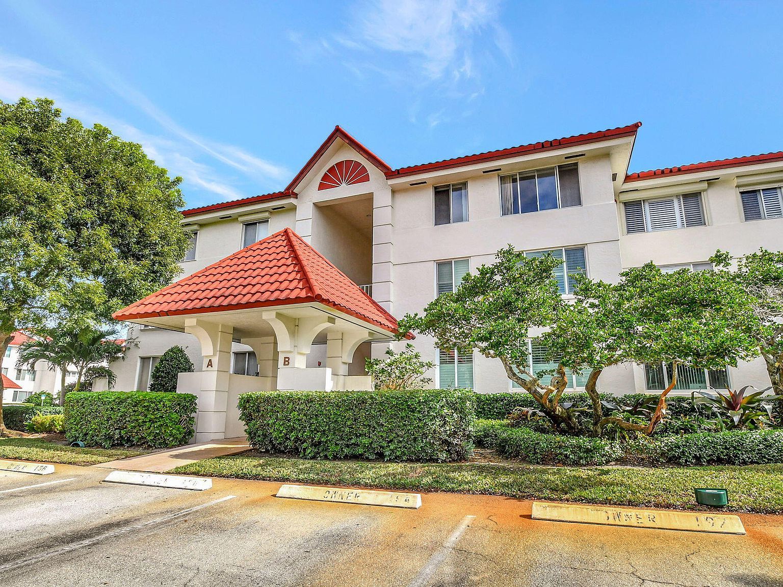 107 Half Moon Cir APT A3 Hypoluxo, FL 33462  | Condominium