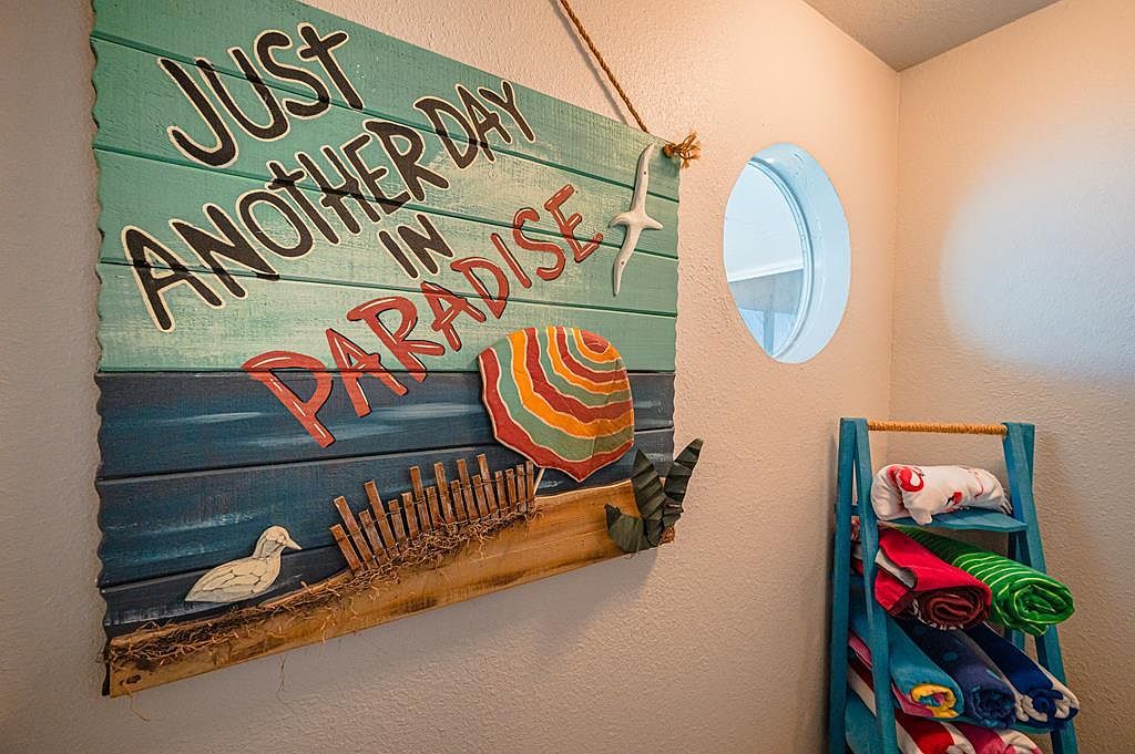 202 Ridge Harbor Dr Rockport, TX 78382 | Single Family