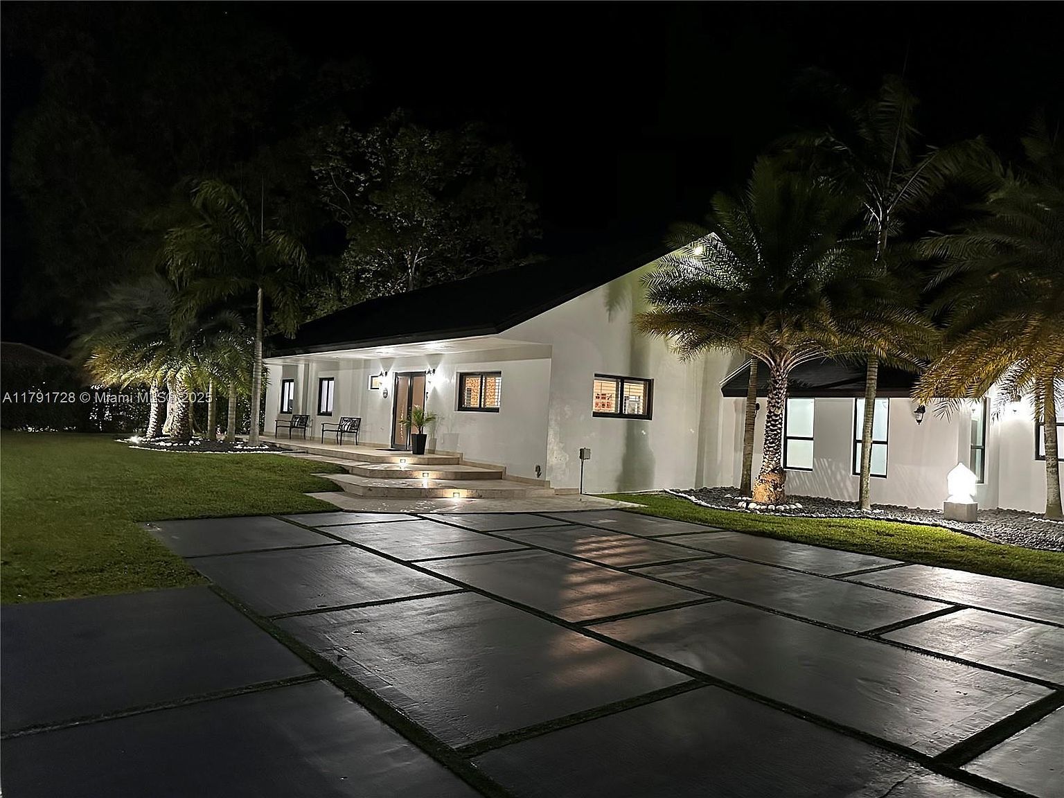 21411 SW 248th St Homestead, FL 33031  | Single Family