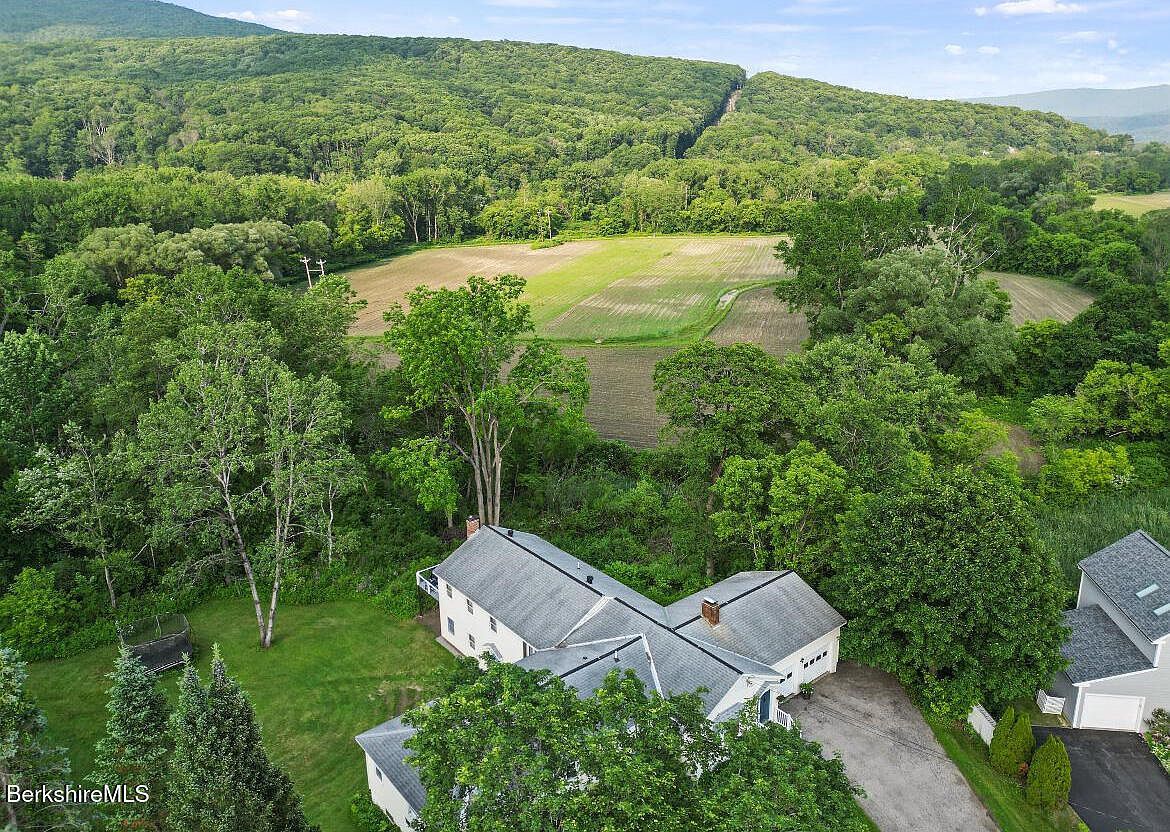 108 Berkshire Dr Williamstown, MA 01267  | Single Family