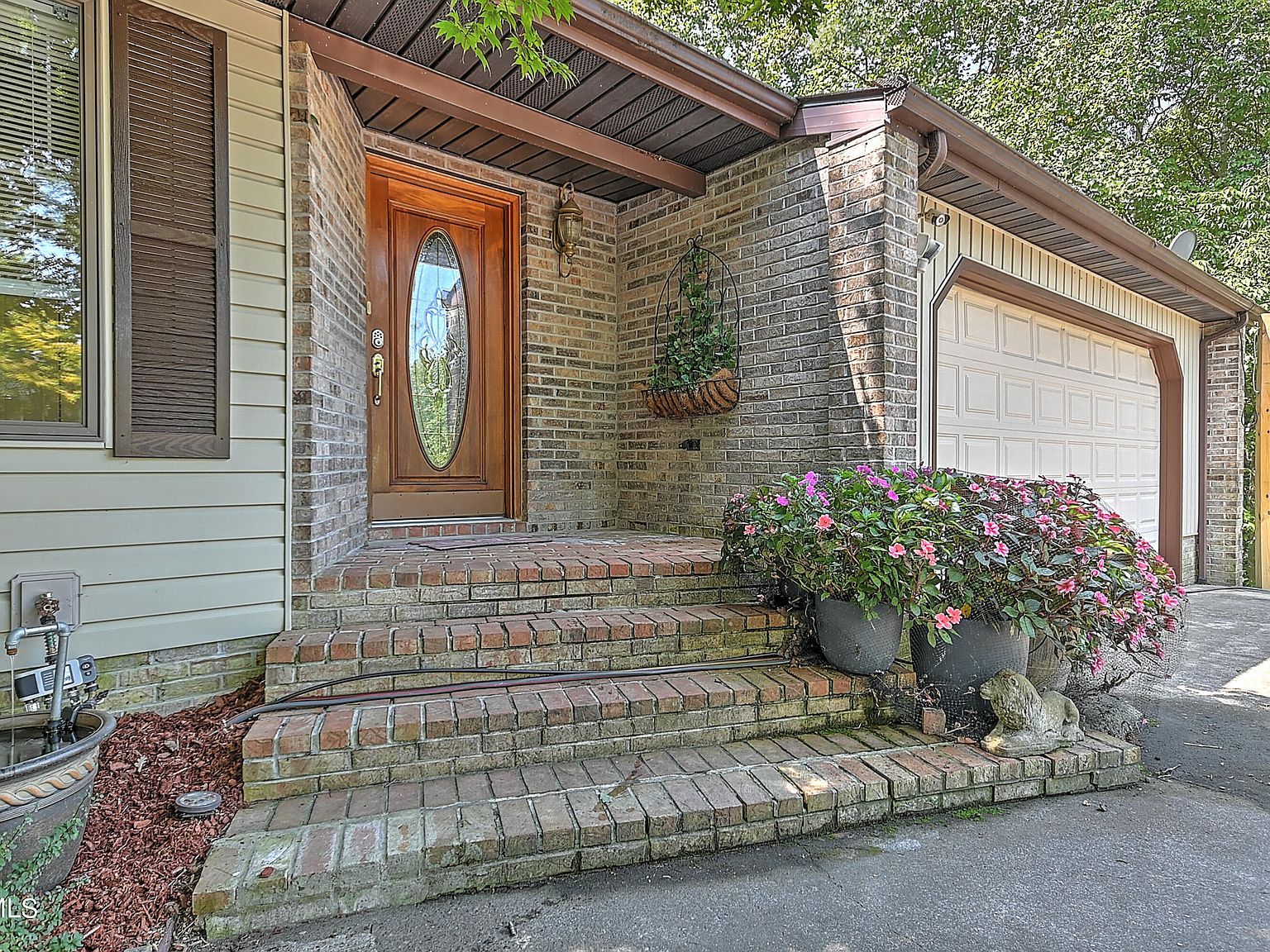 230 Charlie Ave Piney Flats, TN 37686  | Single Family