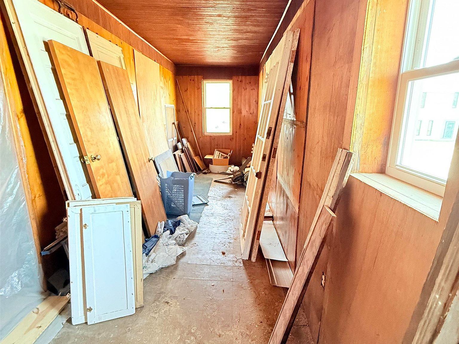 302 S Walnut St Salem, IL 62881 | Single Family