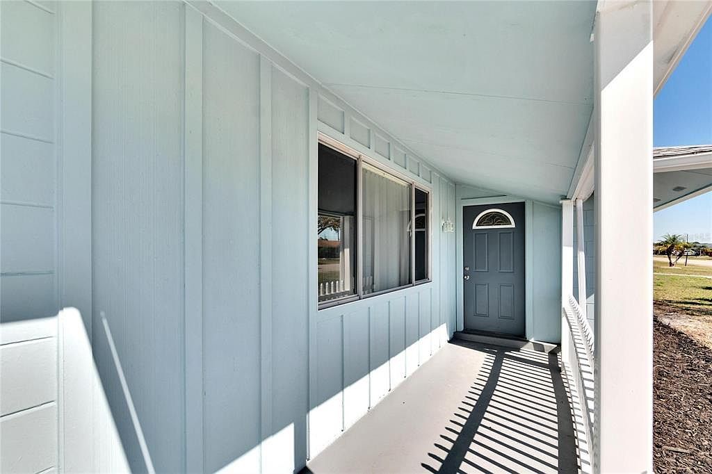 733 Tam O Shanter Ave Sun City Center, FL 33573  | Single Family