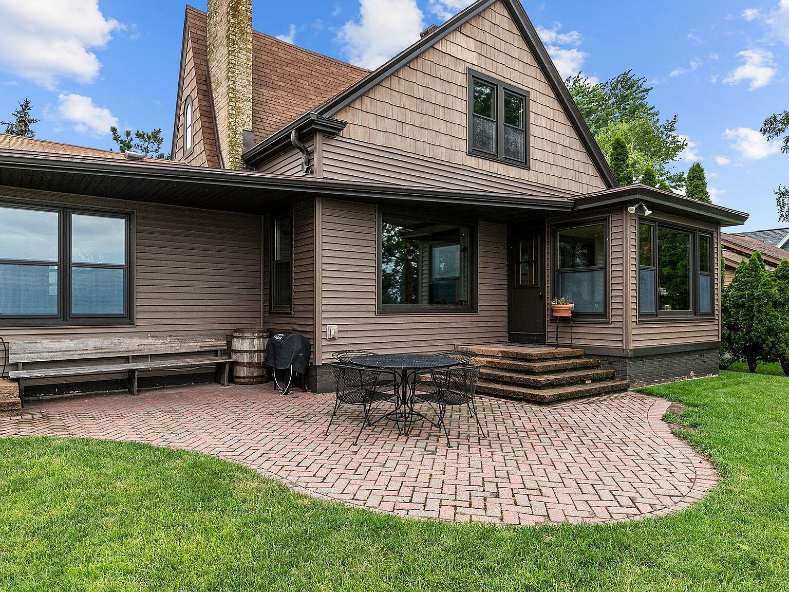 2346 Hickory Ln Oshkosh, WI 54901  | Single Family