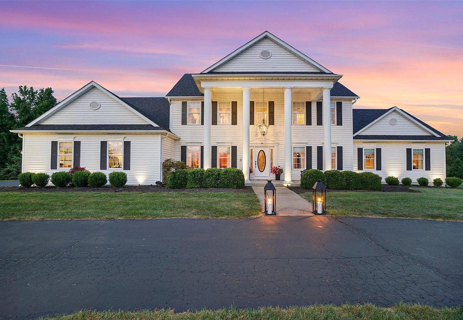 848 Golden Meadows Dr Defiance, MO 63341  | Single Family