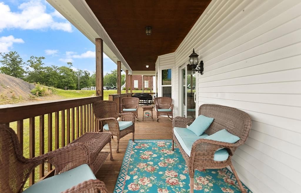 67 Summer Ridge Dr Jackson, KY 41339 | Single Family